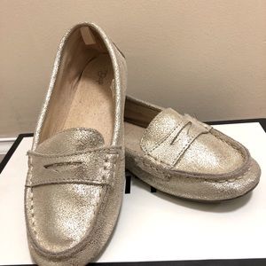 GAP Girls Gold Leather Loafer Driving Moc 3